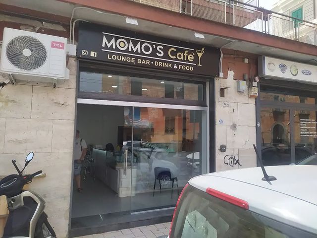 Momo's Café